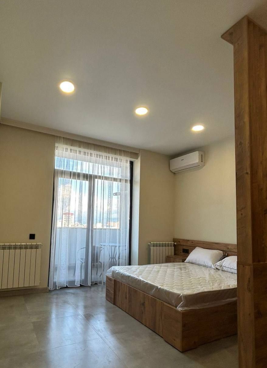 Studio, 37 m² — St. Pirosmani 17