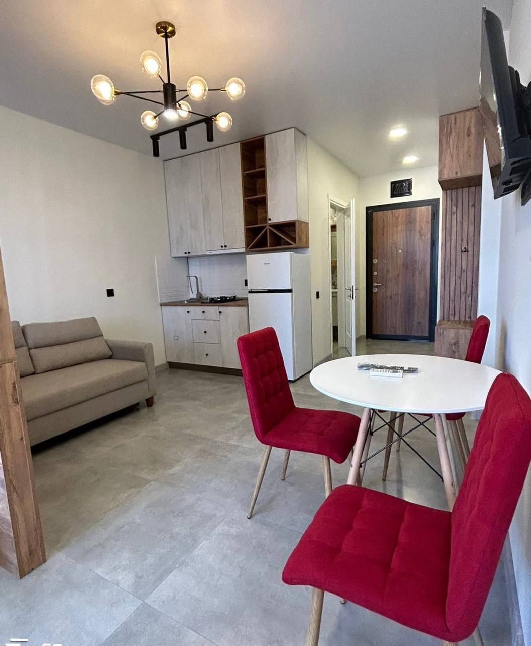 Studio, 37 m² — St. Pirosmani 17