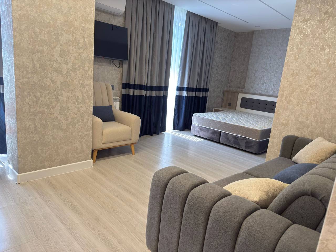 Studio, 40 m² — St. Redzheba Nizharadze, 19