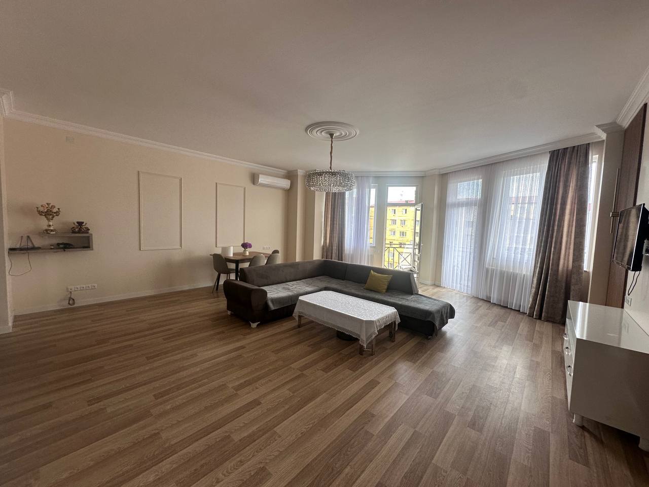 Apartment, 140 m² — St. Tabidze, 56