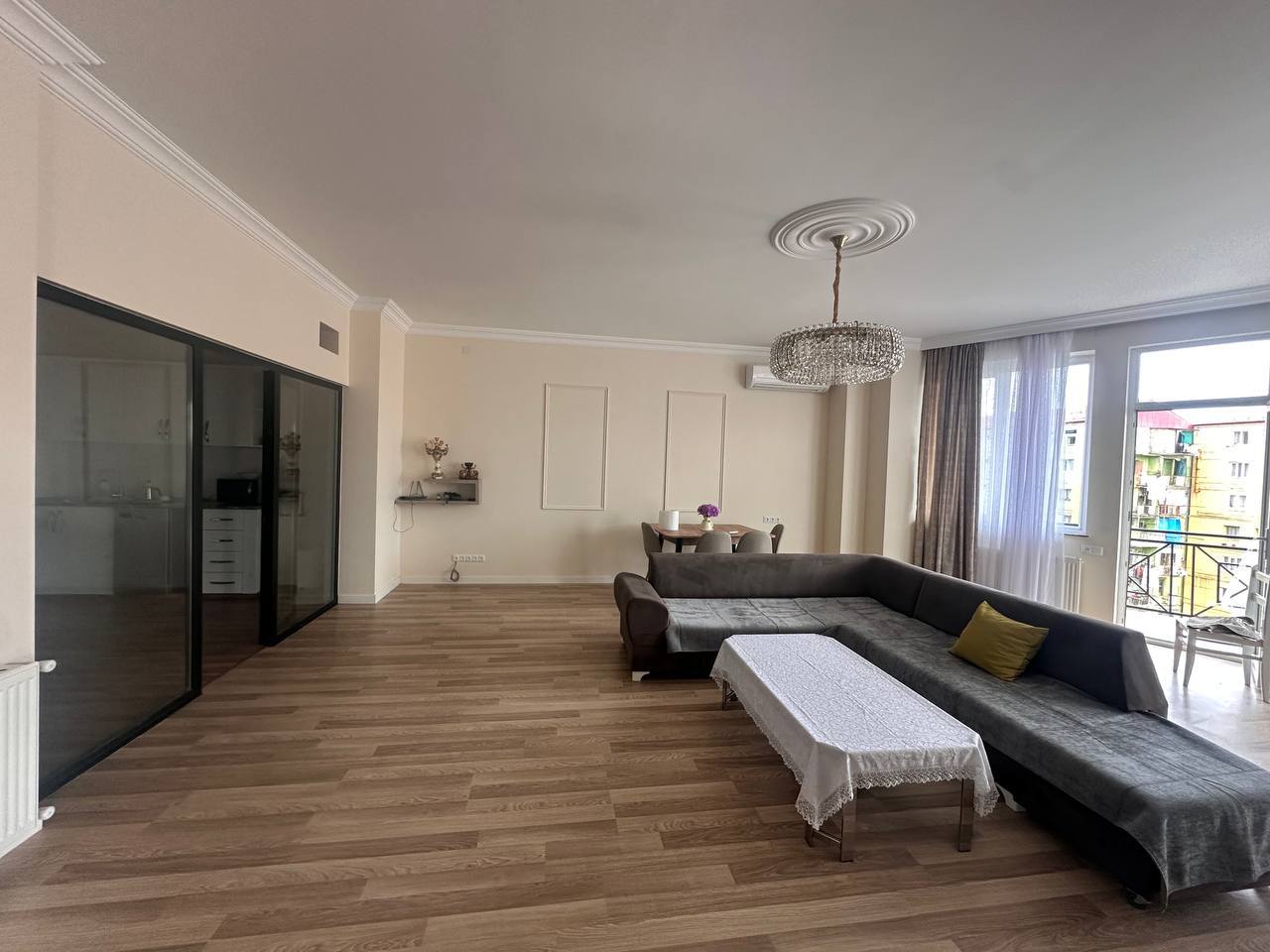 Apartment, 140 m² — St. Tabidze, 56