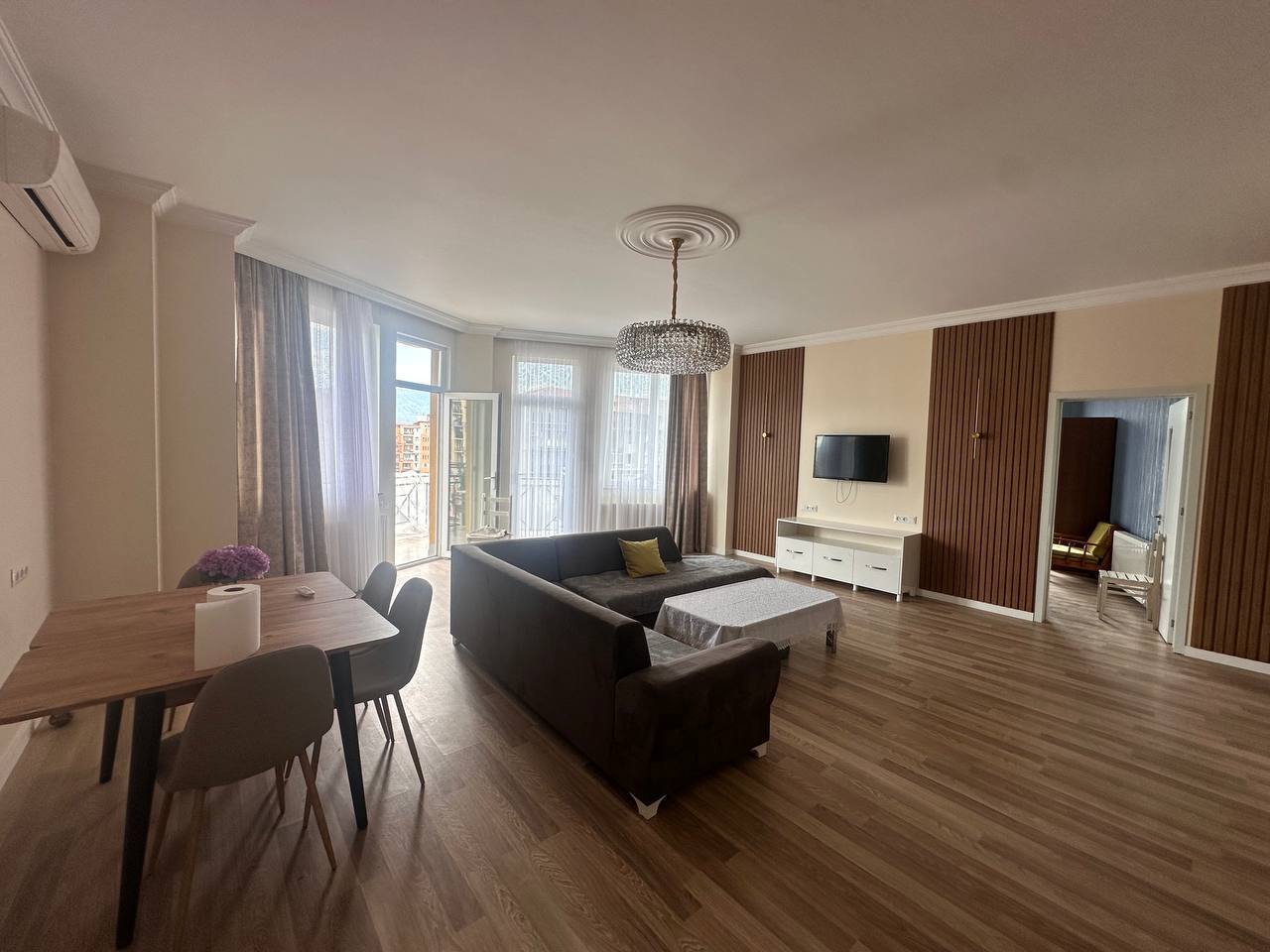 Apartment, 140 m² — St. Tabidze, 56