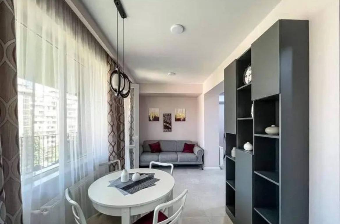 Apartment, 100 m² — Vake