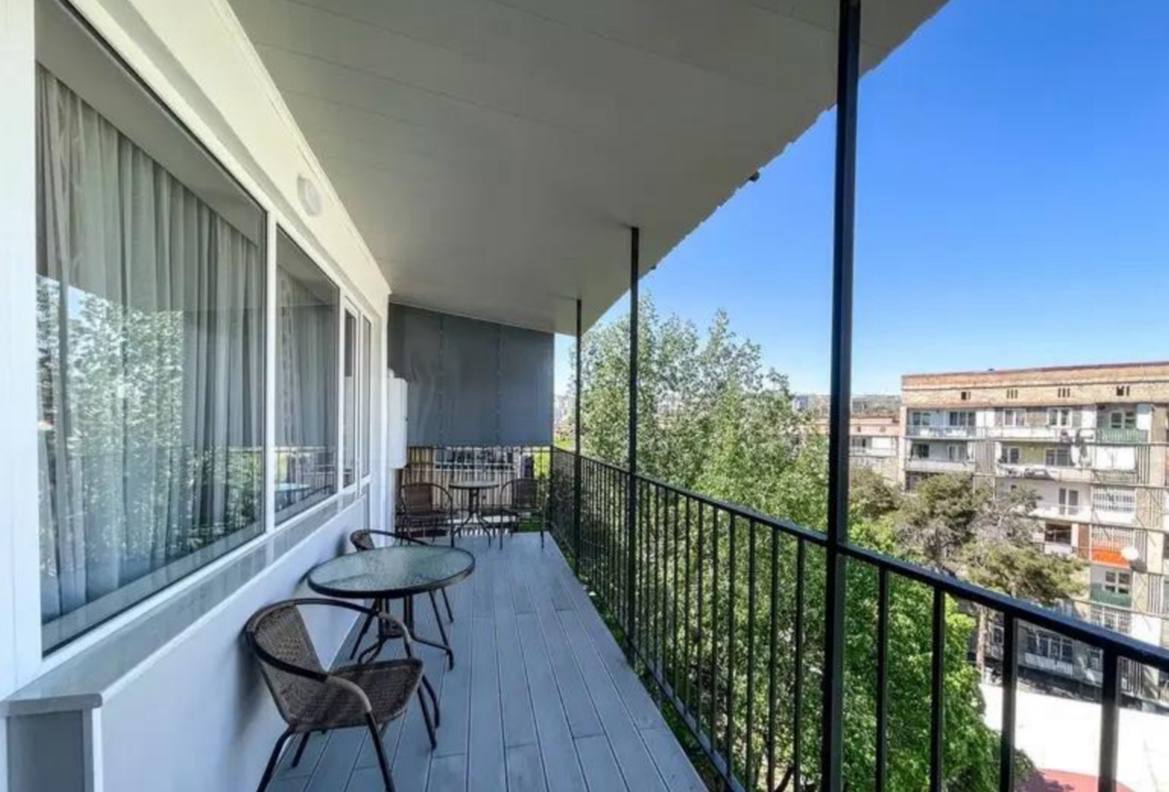 Apartment, 100 m² — Vake