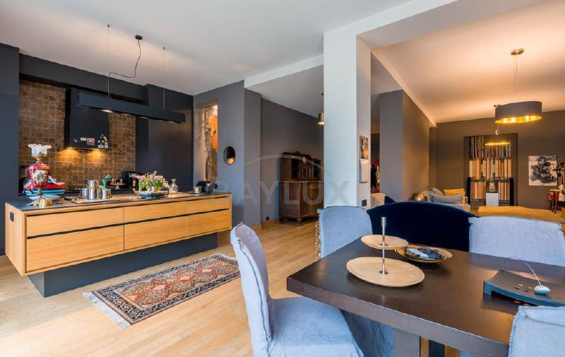 Apartment, 120 m² — Sololaki