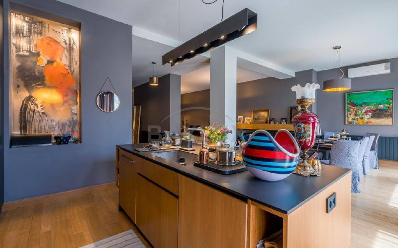 Apartment, 120 m² — Sololaki