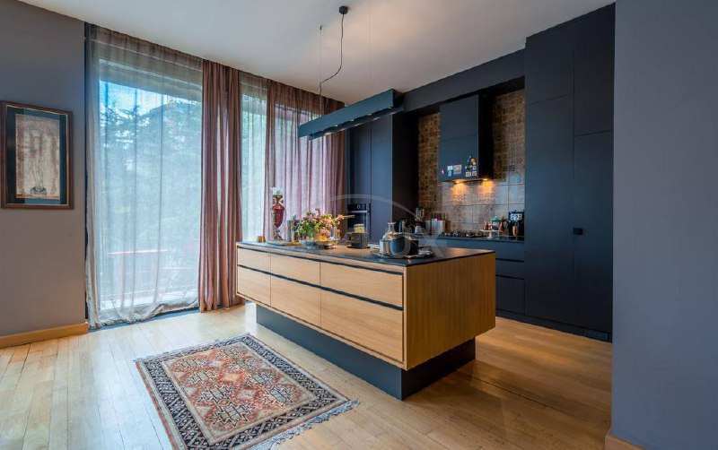 Apartment, 120 m² — Sololaki