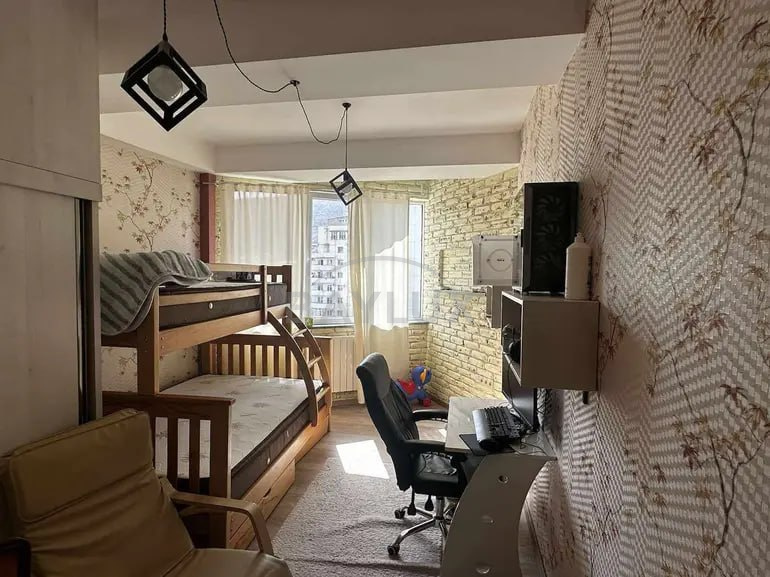 Apartment, 92 m² — Vake
