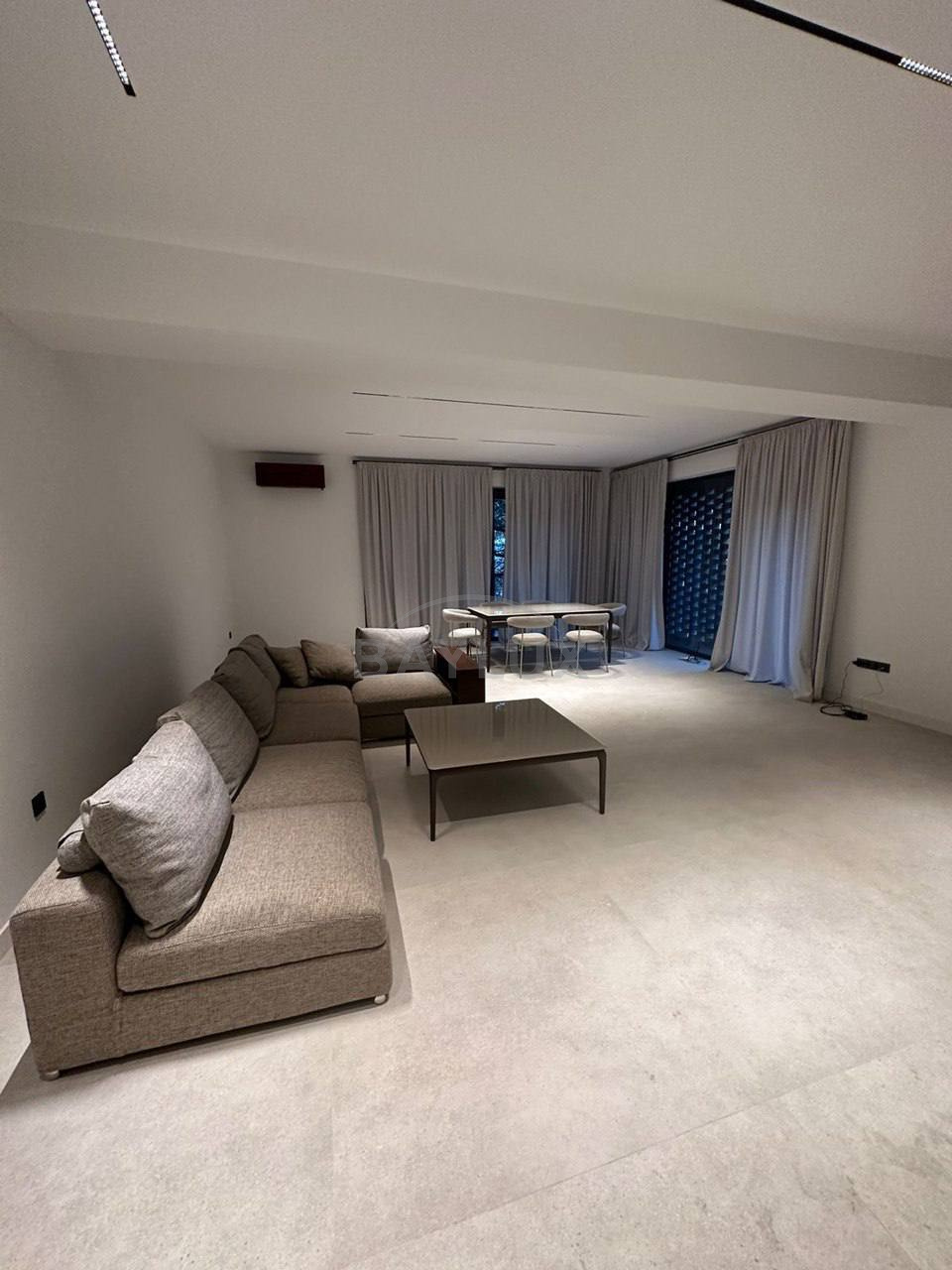 Apartment, 187 m² — Vake
