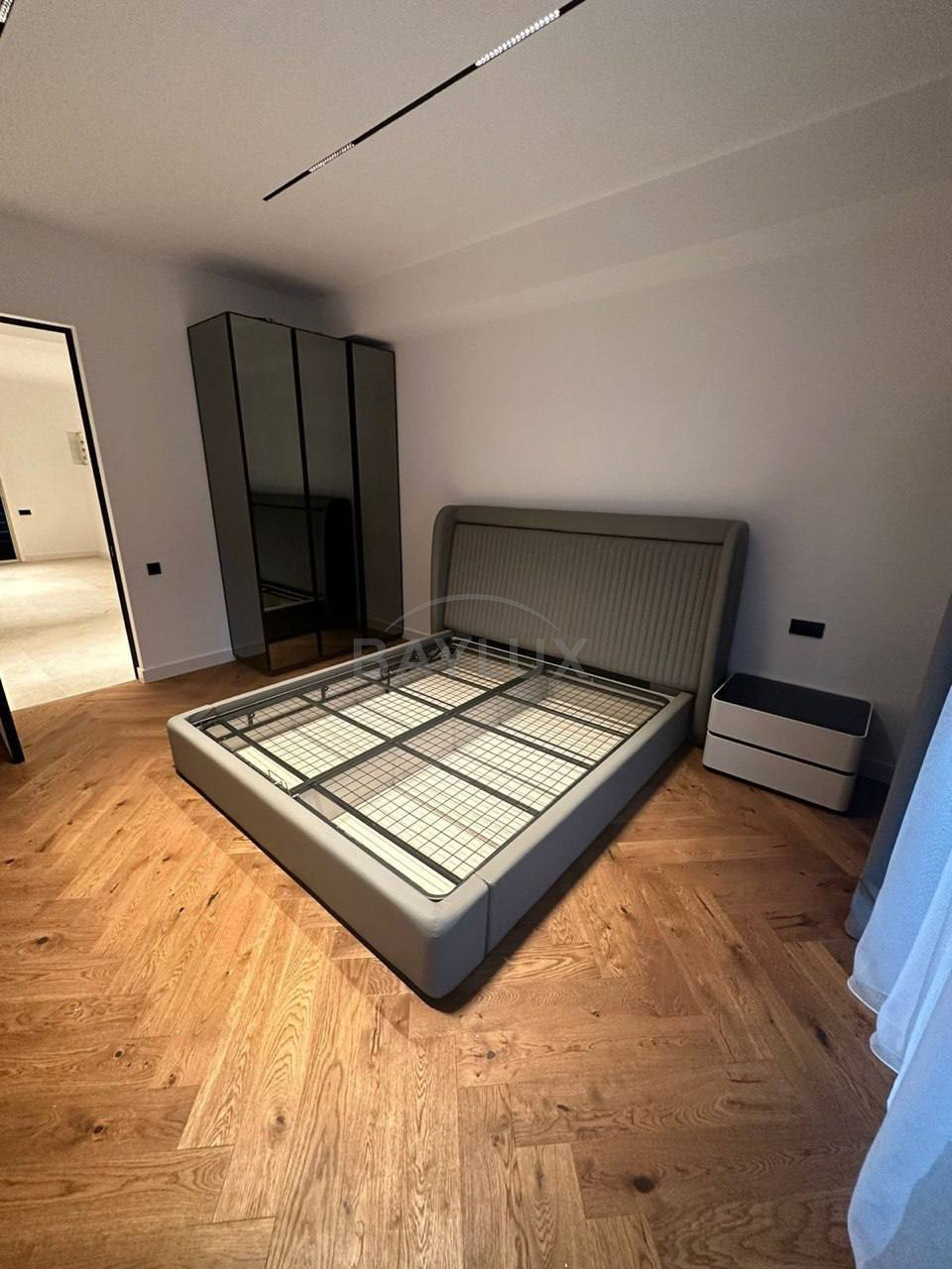 Apartment, 187 m² — Vake