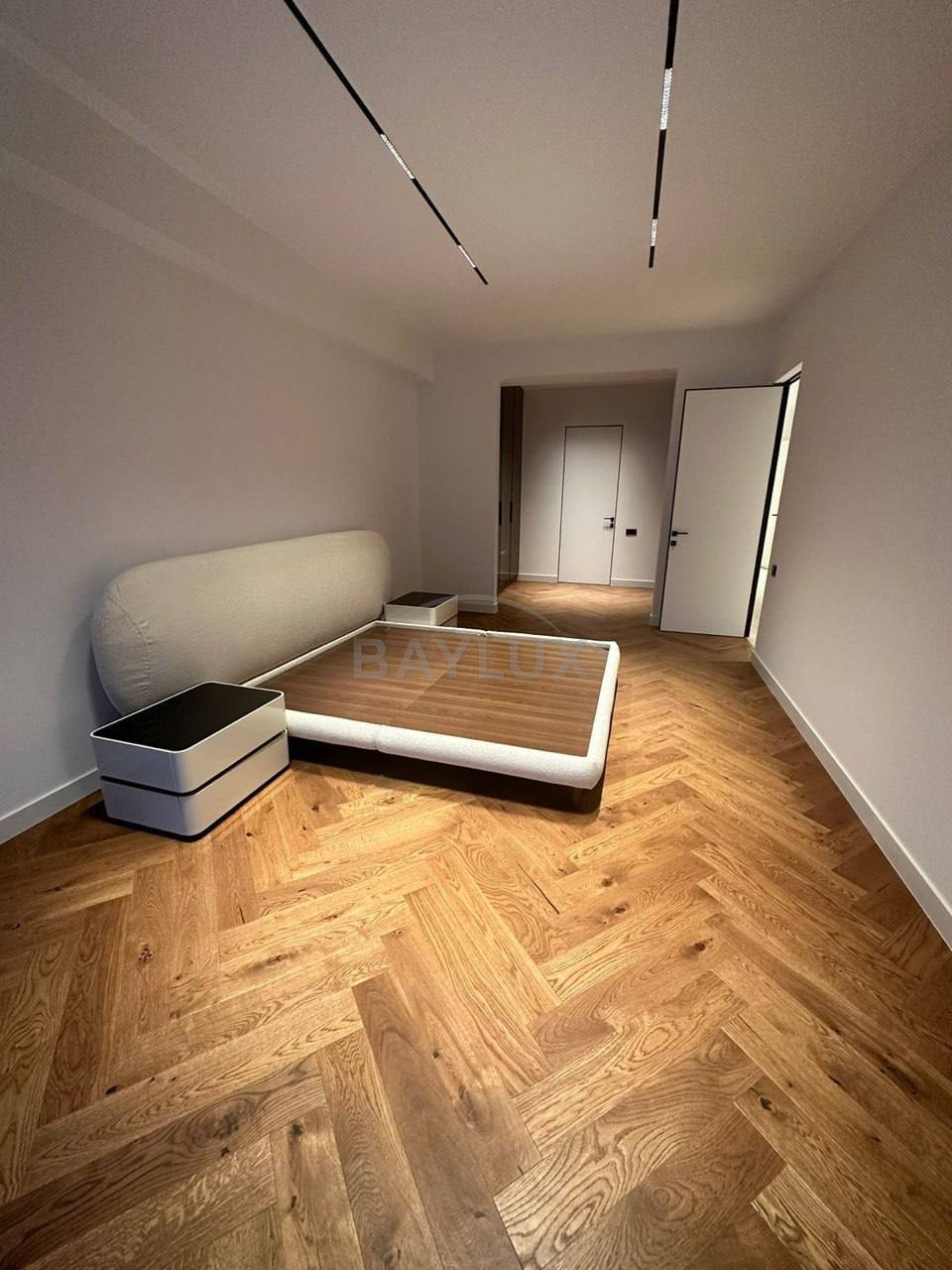 Apartment, 187 m² — Vake
