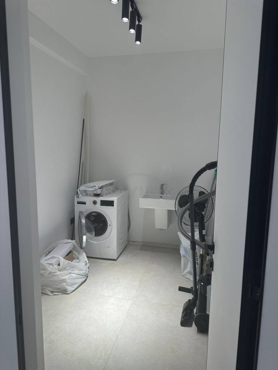 Apartment, 187 m² — Vake