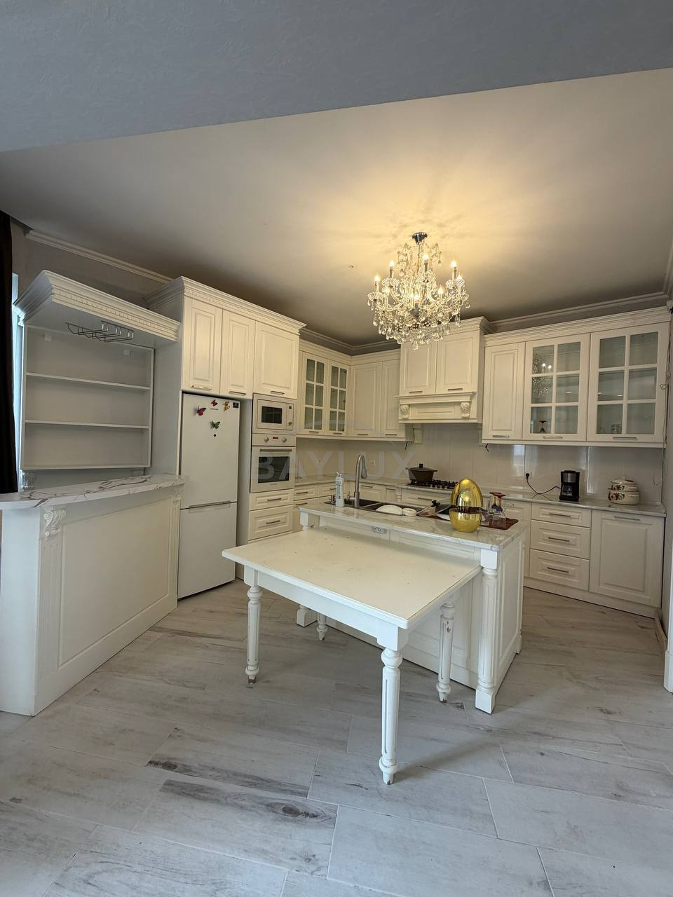 Apartment, 240 m² — Shartava