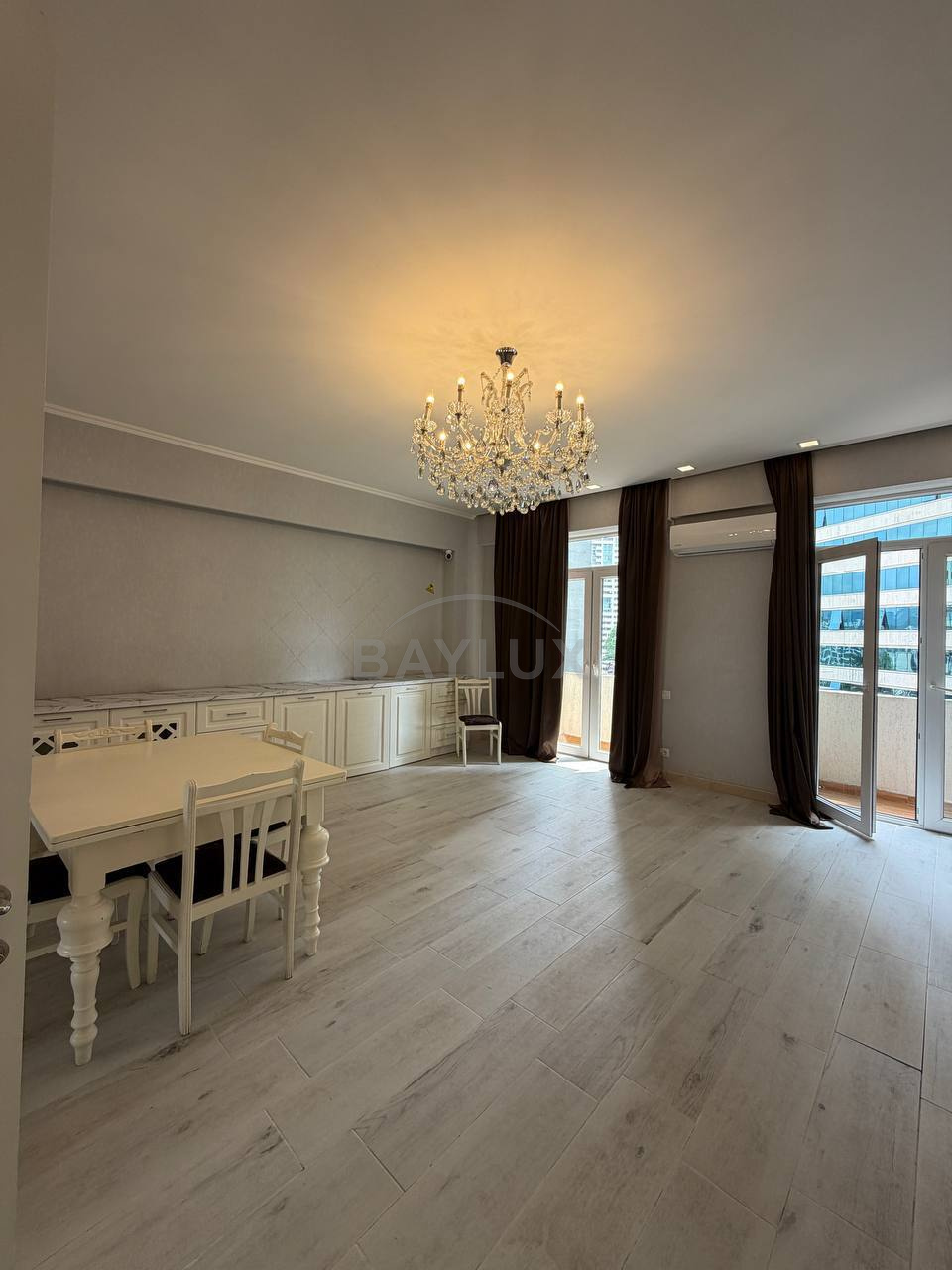 Apartment, 240 m² — Shartava