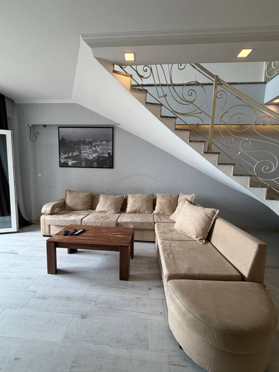 Apartment, 240 m² — Shartava
