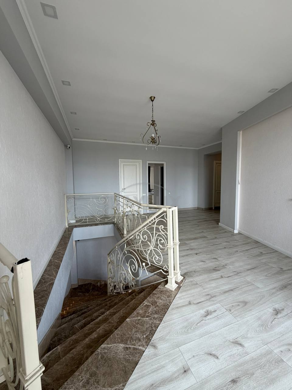Apartment, 240 m² — Shartava