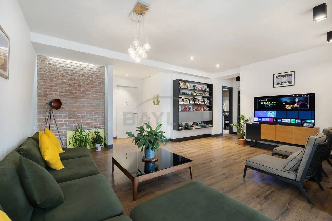 Apartment, 90 m² — Saburtalo