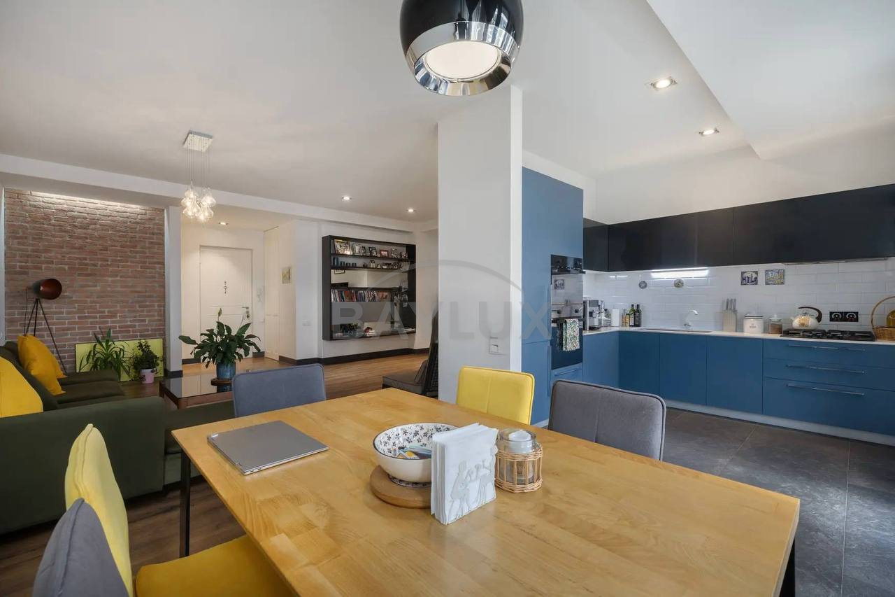 Apartment, 90 m² — Saburtalo