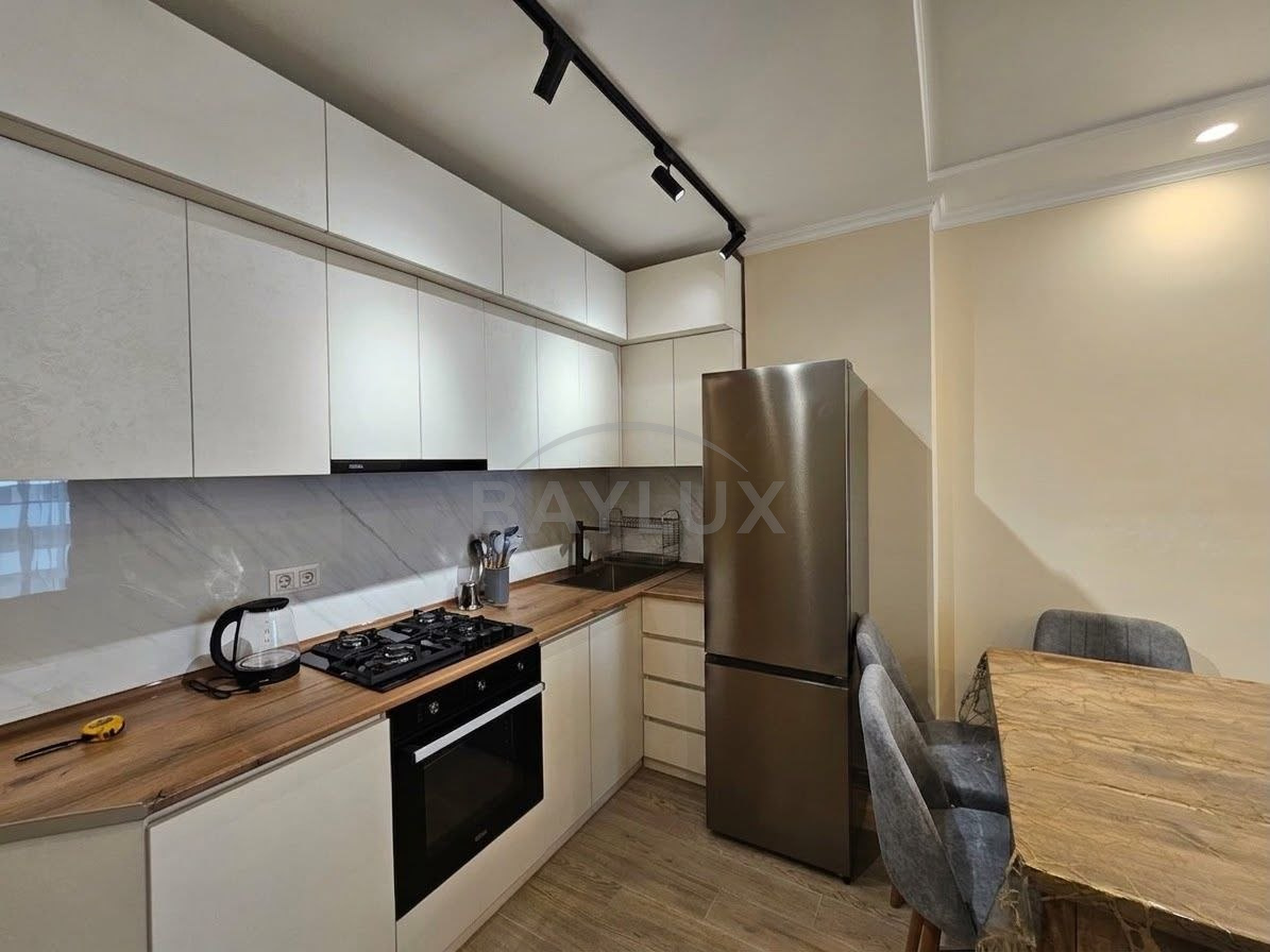Commercial, 60 m² — Shartava 27