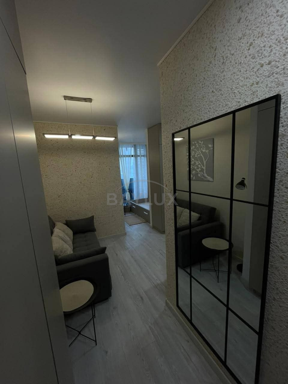 Studio, 37 m² — Shartava 32