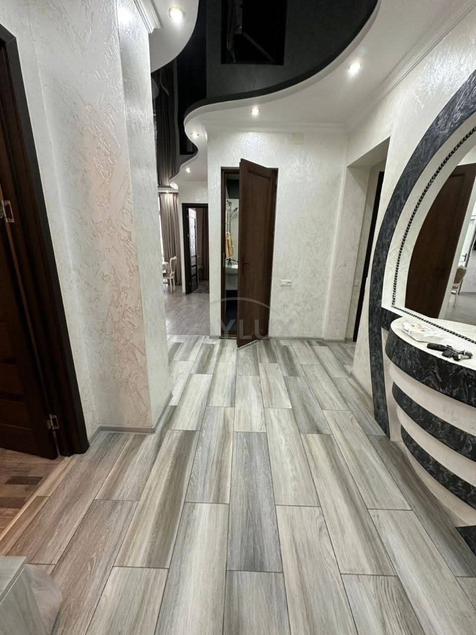 Apartment, 115 m² — St..pirosmani 18