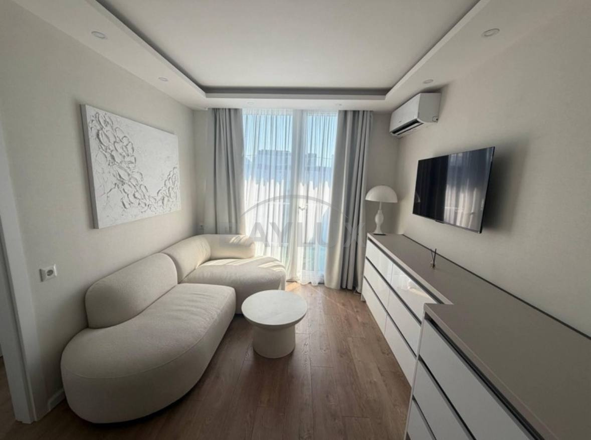 Apartment, 50 m² — Nizharadze 18